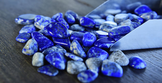 Lapis Lazuli : Bienfaits, Propriétés et Vertus en lithothérapie (Guide Complet)